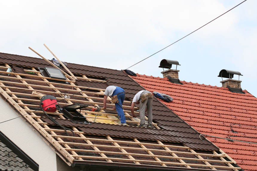 7 Essential Roof Repair Tips to Protect Your Home